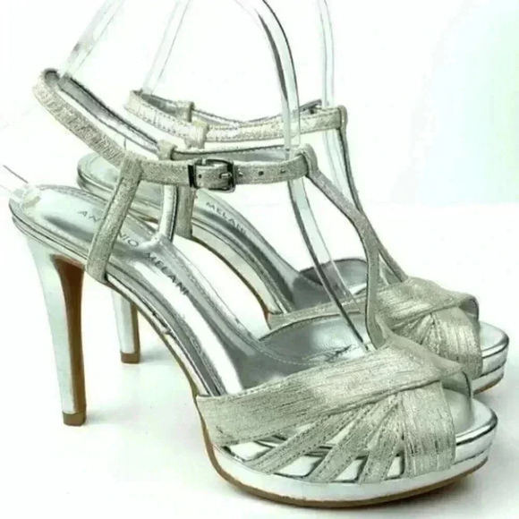 New Antonio Melani heels size 6 Silver leather